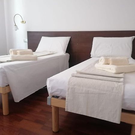 Le Finestre Sugli Ulivi Apartamento Desenzano del Garda Exterior foto