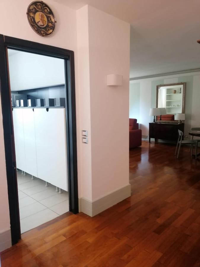 Le Finestre Sugli Ulivi Apartamento Desenzano del Garda Exterior foto