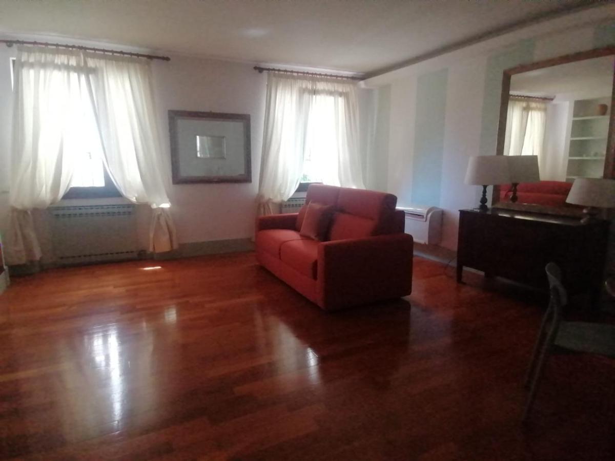 Le Finestre Sugli Ulivi Apartamento Desenzano del Garda Exterior foto