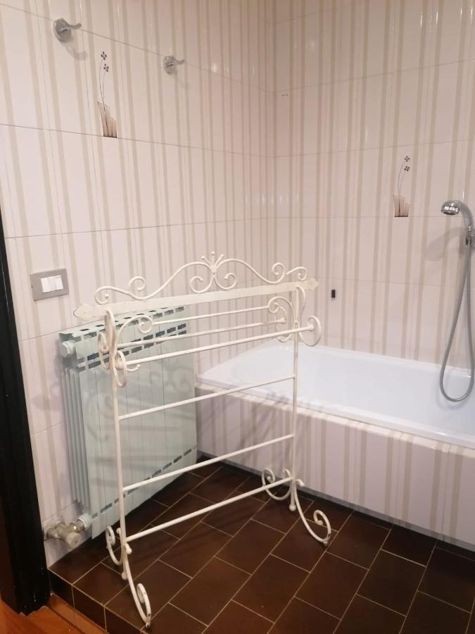 Le Finestre Sugli Ulivi Apartamento Desenzano del Garda Exterior foto