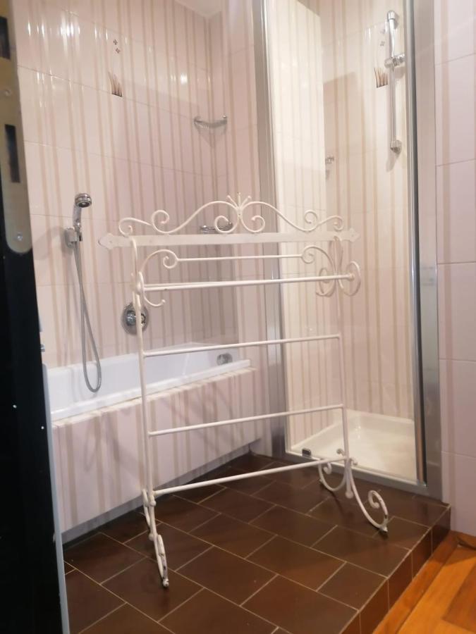 Le Finestre Sugli Ulivi Apartamento Desenzano del Garda Exterior foto