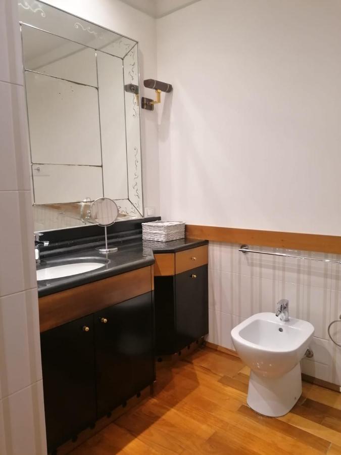 Le Finestre Sugli Ulivi Apartamento Desenzano del Garda Exterior foto