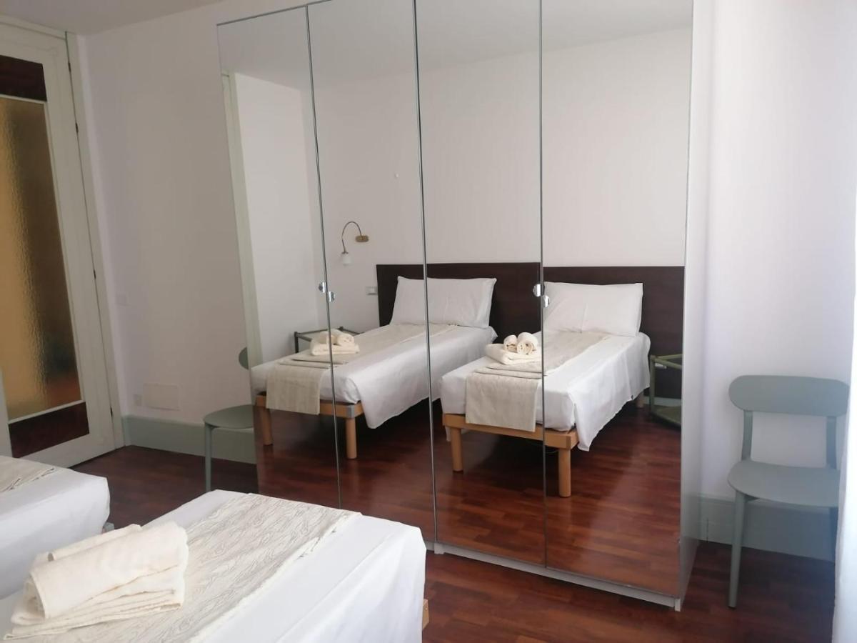 Le Finestre Sugli Ulivi Apartamento Desenzano del Garda Exterior foto