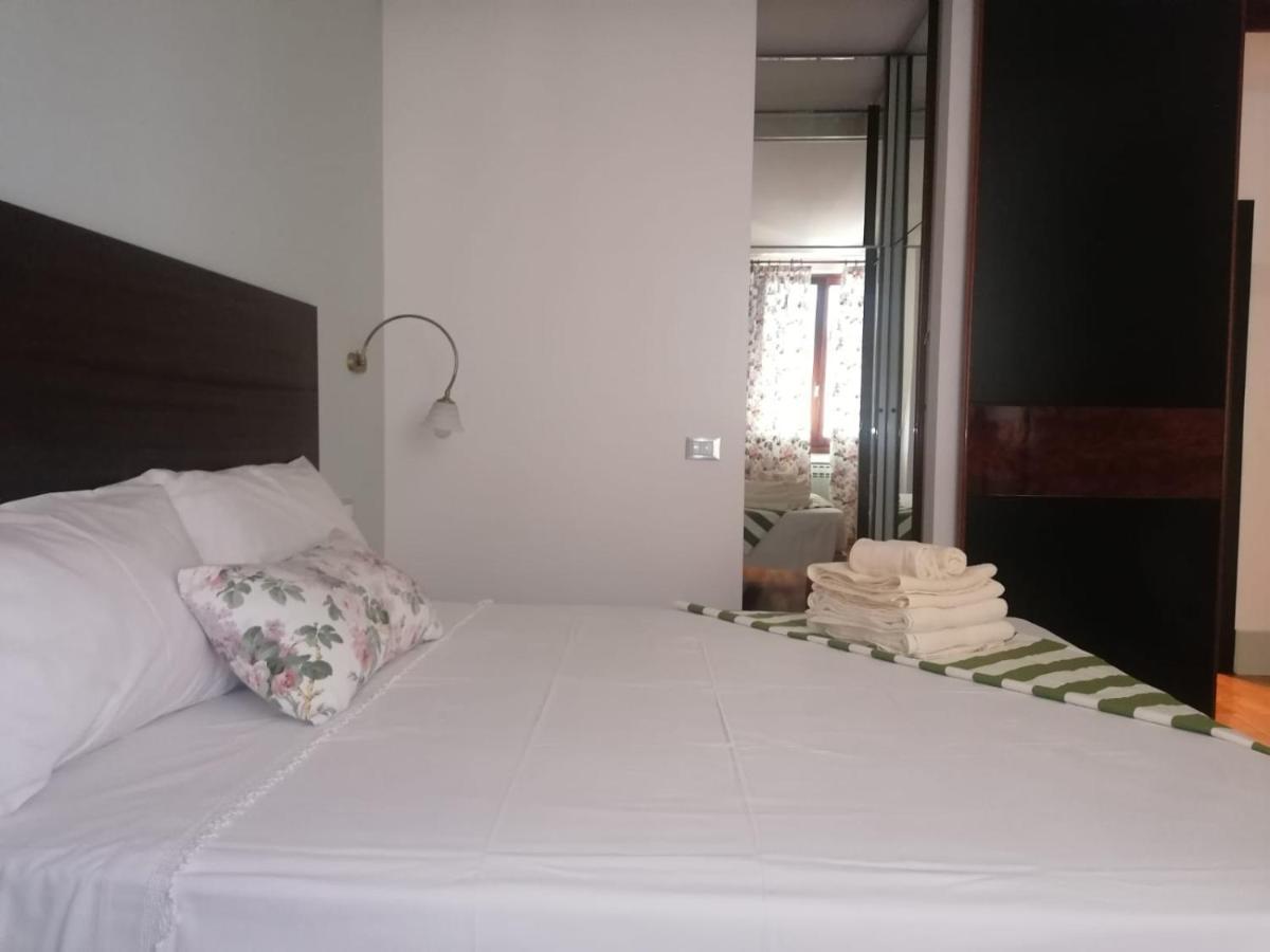 Le Finestre Sugli Ulivi Apartamento Desenzano del Garda Exterior foto