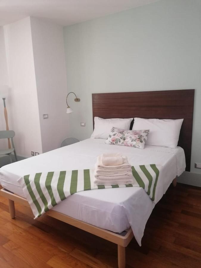 Le Finestre Sugli Ulivi Apartamento Desenzano del Garda Exterior foto