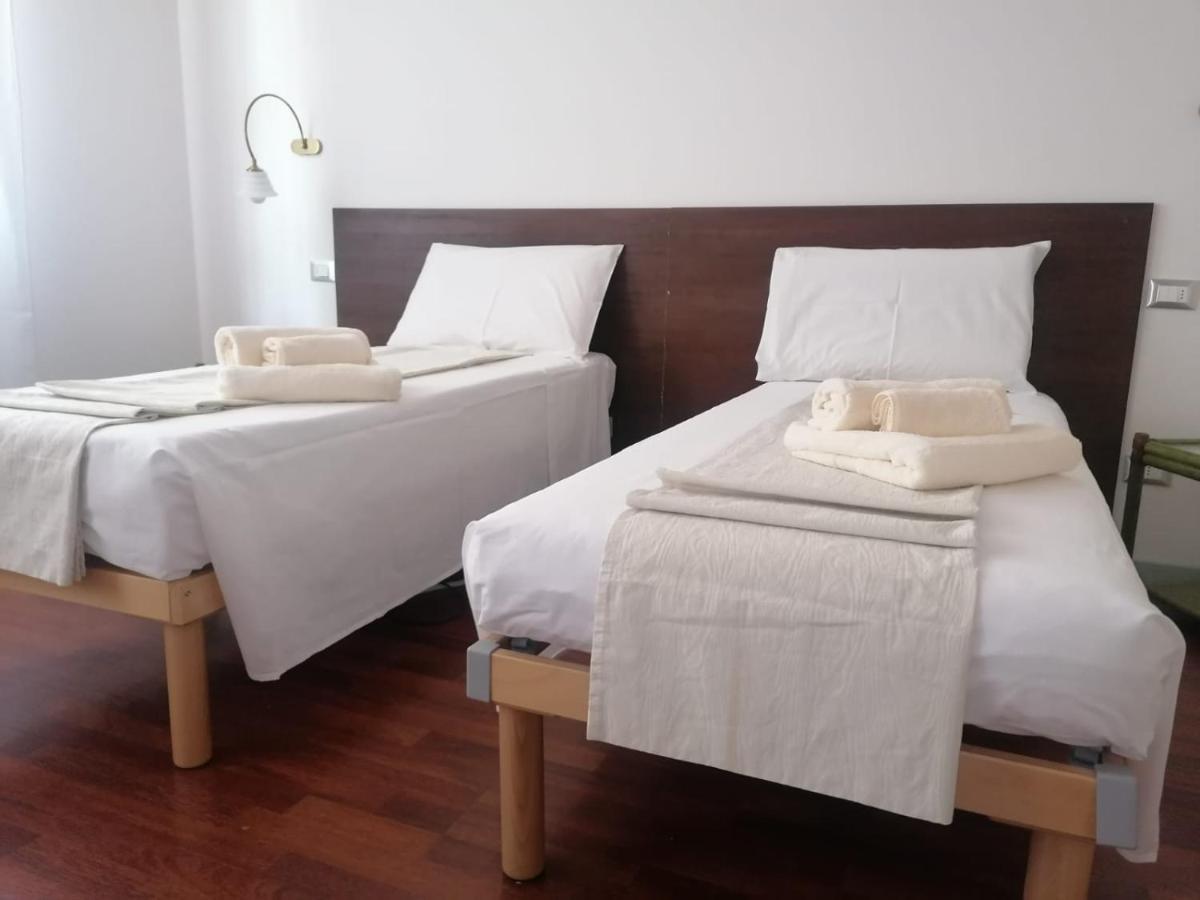 Le Finestre Sugli Ulivi Apartamento Desenzano del Garda Exterior foto